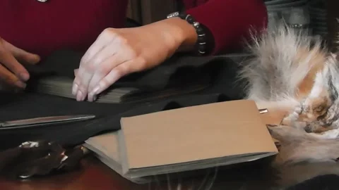 Creating a notepad Stock-Footage 145801797