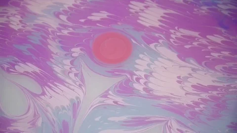 Creating painting with flower using the ebru technique Video stock 74719972