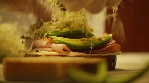 Creating a sandwich 動画素材 48132448