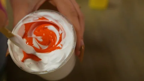 Creating a Slime. Home made slime Stock-Footage 125924976