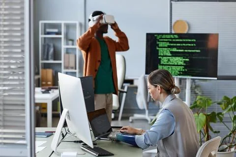 Creating Software for VR Headset Stockfoto's