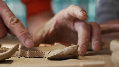 Creation of clay sculpture Stock-Footage 102305794
