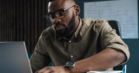 Creative 3d Architect working in Office with Laptop, wearing trendy Eyeglasses Vídeo Stock 126236311