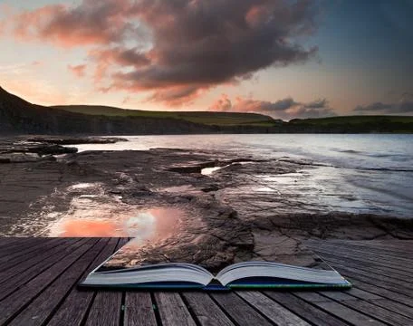 Creative concept image of seascape in pages of book Illustrazione stock
