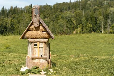 Creative custom designed dog kennel combines contemporary style and rustic Fotos de archivo