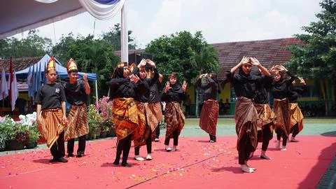 Creative dance by vocational high school students Foto stock