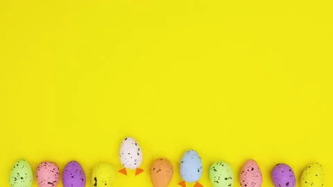 Creative Easter eggs with legs move from bottom to middle. Stop motion Vídeo Stock 149266653