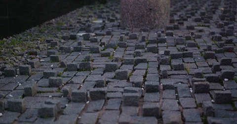 Creative Frame Through a Metal Circle to Stone Pavement Vidéo 298035367