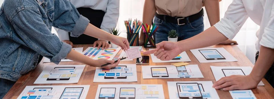 Creative front-end developer brainstorming UI design. Scrutinize Foto stock