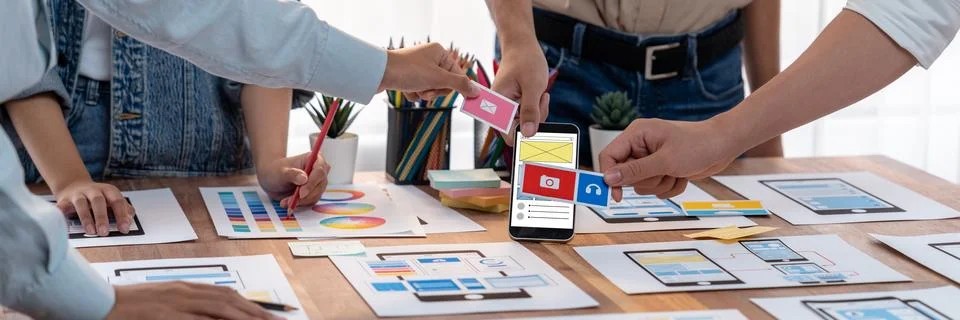 Creative front-end developer brainstorming UI design. Scrutinize Foto stock