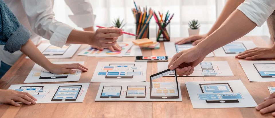 Creative front-end developer brainstorming UI design. Scrutinize Foto stock