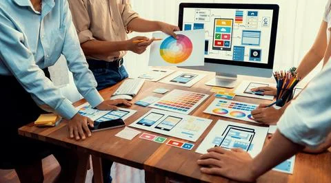 Creative front-end developer brainstorming UI design. Scrutinize 스톡 사진