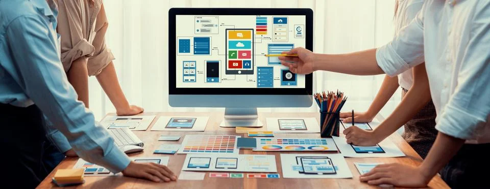 Creative front-end developer brainstorming UI design. Scrutinize 스톡 사진