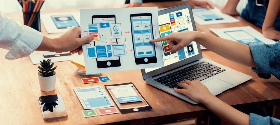 Creative front-end developer brainstorming UI design. Scrutinize Foto stock