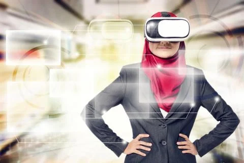 Creative ideas concept, successful young muslimah businesswomen wearing virtu Fotos Stock
