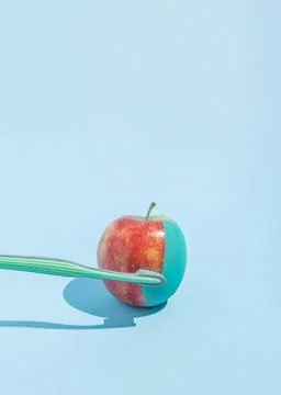 Creative Interpretation of an Apple Transformed With Vibrant Colors and Pla.. 스톡 사진