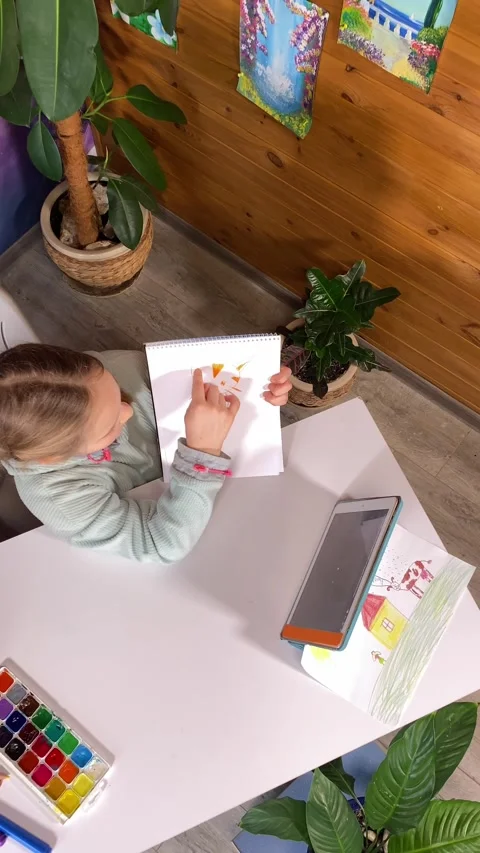 Creative Kid Livestream Drawing Tutorial with Digital Tablet 動画素材 263963360