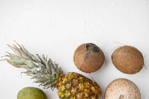 Creative layout made of Exotic and tropical fruits, pineapple and Coconut, on Foto stock