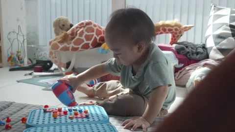 Creative Playtime: A Child's Imagination in Action Vidéo 344032082