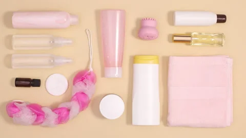 Creative spa wellness skin care cosmetics composition. Stop motion Vídeo Stock 150980055