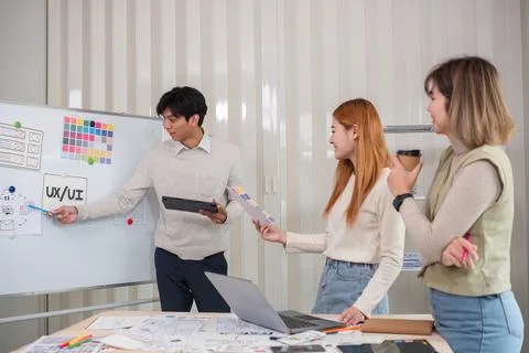 Creative team of designers in application design and ux ui usability planning 스톡 사진