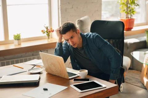 Creative workplace - organized work space as you like for inspiration, man Foto stock