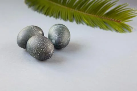 Creatively painted chicken Easter eggs with natural hibiscus dye, look like s Stock Photos