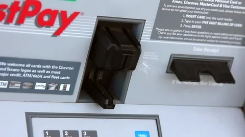 CREDIT CARD INSERT AT GAS PUMP Vidéo 2150840