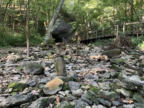 Creek bed looking up at Observation platform  Foto stock