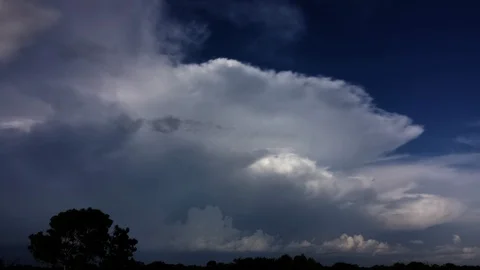 Creeping Thunderstorm Time Lapse (2160p 29.97) Video stock 95452261