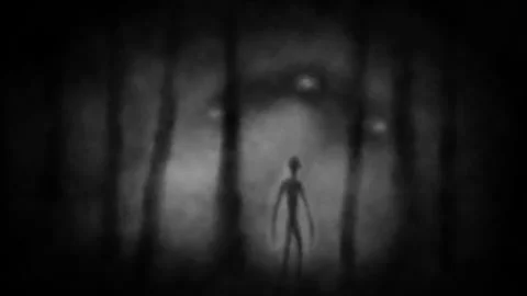 Creepy alien humanoid silhouette in rays of light. 2D animation Vídeo Stock 344815855