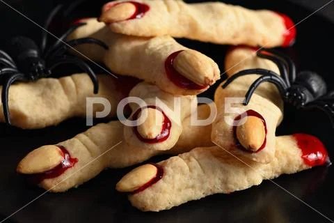 Creepy, scary Halloween Witch fingers Creepy, scary Witch fingers made ...