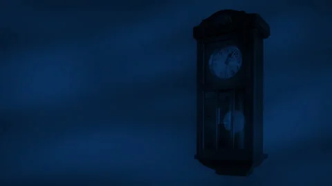 Creepy Shadows Over Old Wall Clock At Night 库存影片 342948740