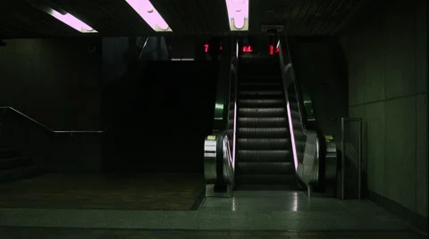 Creepy underground  escalator   Stock-Footage 67638625
