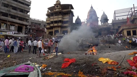 Cremation at Manikarnika Ghat 스톡 동영상 103425202