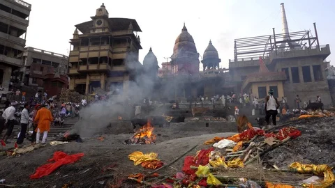 Cremation at Manikarnika Ghat 스톡 동영상 103425328