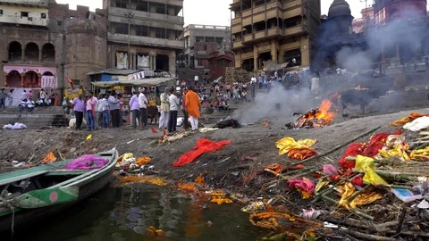 Cremation at Manikarnika Ghat 스톡 동영상 103425432