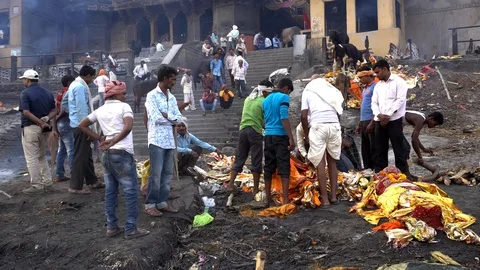 Cremation at Manikarnika Ghat 스톡 동영상 103443103