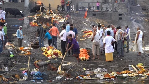 Cremation at Manikarnika Ghat 스톡 동영상 103445094