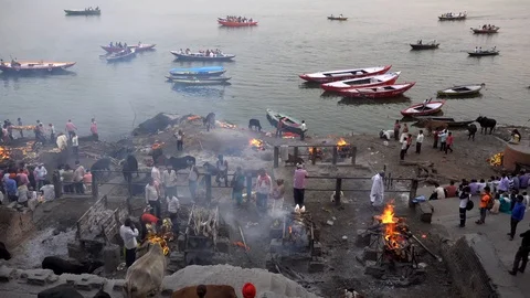 Cremation at Manikarnika Ghat 스톡 동영상 103450265