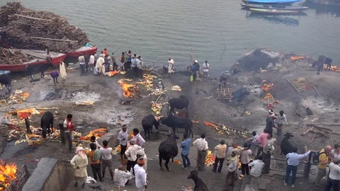 Cremation at Manikarnika Ghat Stock Footage 103457071