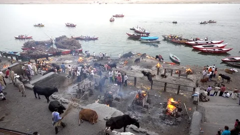 Cremation at Manikarnika Ghat Stock Footage 103457075