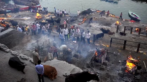 Cremation at Manikarnika Ghat Stock Footage 103457093