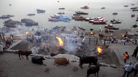 Cremation at Manikarnika Ghat Stock Footage 103458425