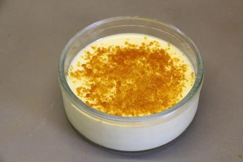 Creme brulee in a ramekin Stock Photos