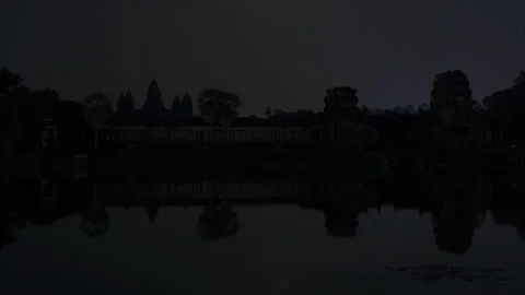 Crescent moon setting over Angkor Wat temple Stock-Footage 331950882