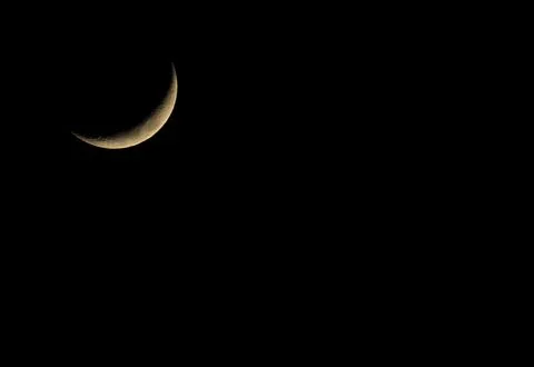Crescent moon shines over Sana'a, Sanaa, Yemen - 25 Oct 2025 Fotos Stock