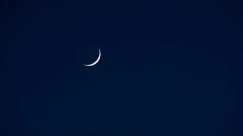 Crescent Moon Timelapse in winter Vídeo Stock 150003696