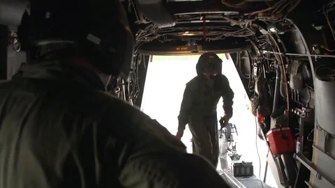Crew from Hurlburt Field's 8 SOS preflight a Bell-Boeing CV-22 - 2014 库存影片 100749256