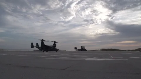 Crew from Hurlburt Field's 8 SOS preflight perform pattern - 2014 库存影片 100749311